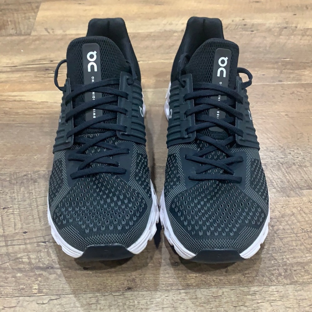 Men’s cloudswift running shoes size 11